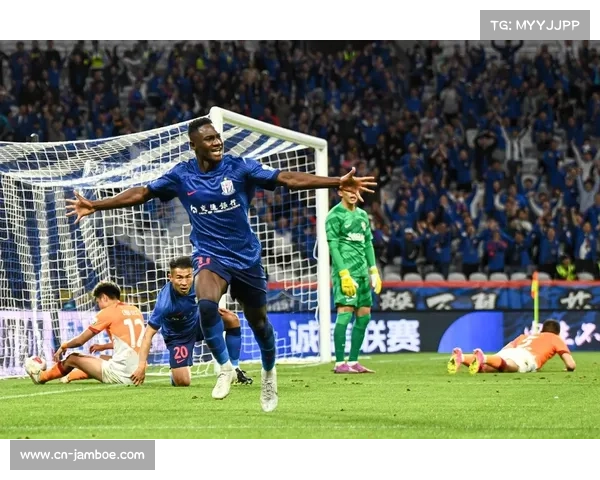 戴维过掉门将推射空门,尤文图斯锁定胜局。 戴维过掉门将推射空门,尤文图斯锁定胜局。